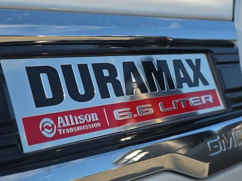 Used 2022 GMC Sierra 2500 Denali w/ Technology Package AWD/4WD image 9