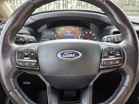 Used 2020 Ford Explorer XLT w/ Class III Trailer Tow Package image 22