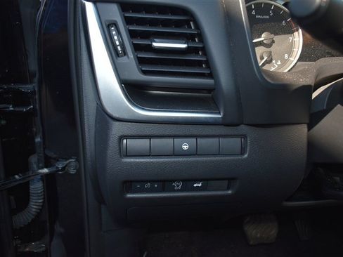 Used 2023 Nissan Rogue SV w/ SV Premium B Package AWD/4WD image 14