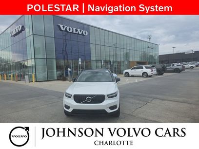 Used 2022 Volvo XC40 T5 R-Design w/ Advanced Package