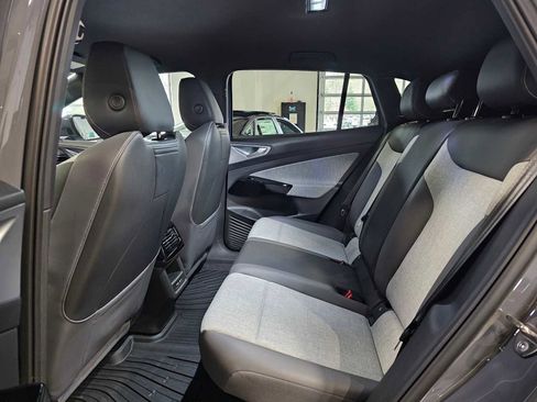 Used 2023 Volkswagen ID.4 Pro image 16