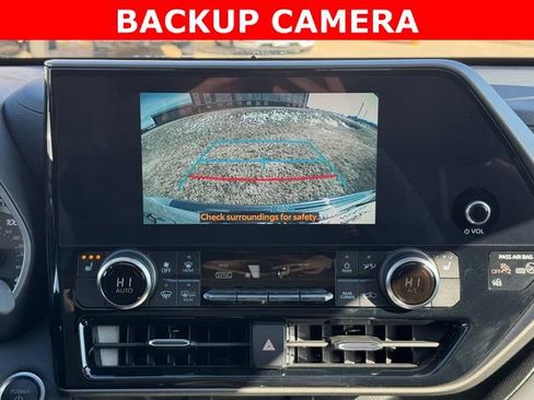Certified 2024 Toyota Highlander XLE image 4