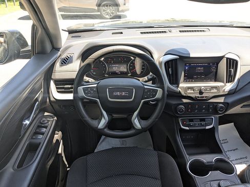 Used 2024 GMC Terrain SLE FWD image 28