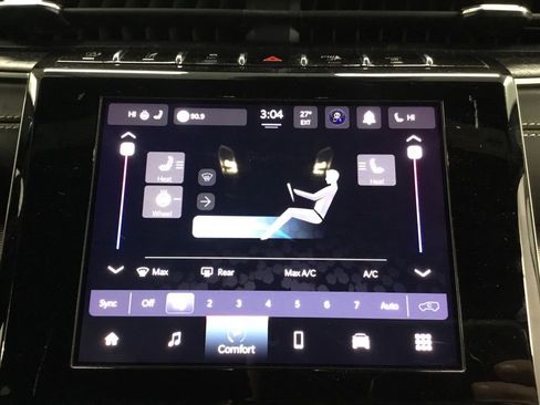 Used 2023 Jeep Grand Cherokee Altitude image 38