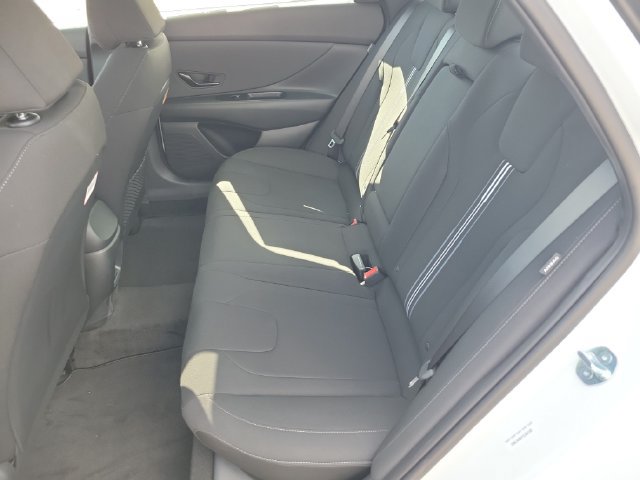 Used 2026 Hyundai Elantra SEL Sport Premium FWD image 24