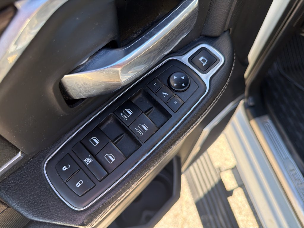 Used 2019 RAM 3500 Laramie AWD/4WD image 12