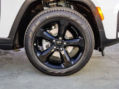 New 2026 Jeep Grand Cherokee Limited w/ Limited Altitude Package AWD/4WD image 11