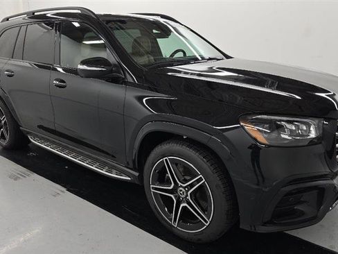 Used 2024 Mercedes-Benz GLS 450 4MATIC w/ Pinnacle Trim Package image 3