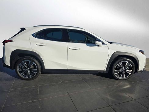 New 2026 Lexus UX 300h FWD image 2