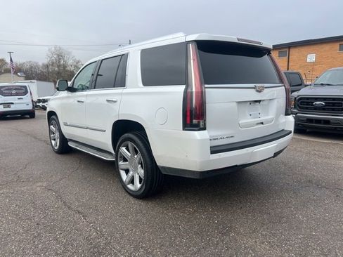 Used 2019 Cadillac Escalade Luxury image 6