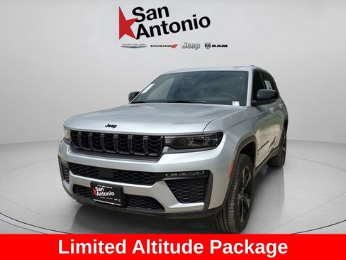 New 2026 Jeep Grand Cherokee Limited w/ Limited Altitude Package AWD/4WD image 4