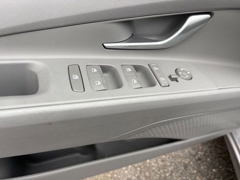 Certified 2024 Hyundai Elantra SEL FWD image 16