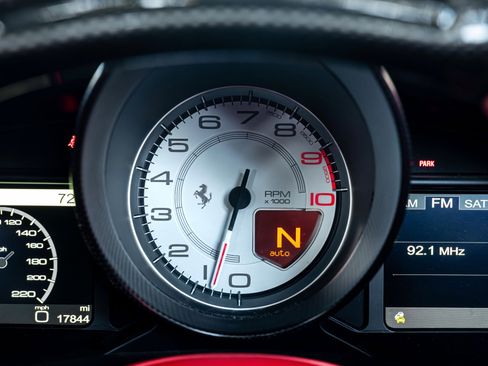 Used 2013 Ferrari 458 Spider image 26