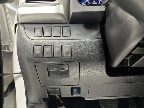 Used 2019 Toyota Highlander XLE AWD/4WD image 15