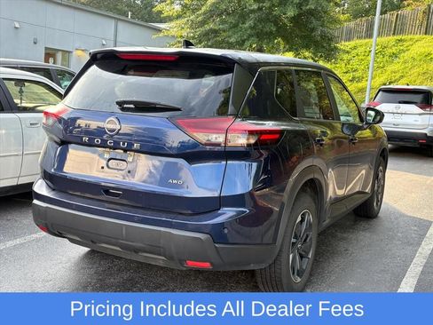 Used 2025 Nissan Rogue SV AWD/4WD image 6