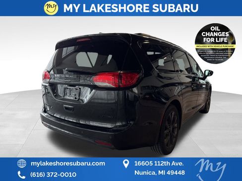 Used 2020 Chrysler Pacifica Limited w/ S Appearance Package image 7