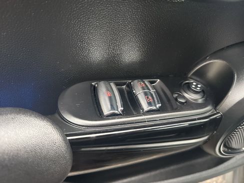 Used 2019 MINI Cooper S w/ Signature Upholstery Package image 15