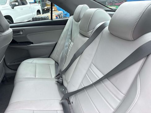 Used 2015 Toyota Camry XLE FWD image 10