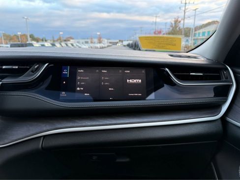 Used 2023 Jeep Grand Cherokee 4WD 4xe image 22