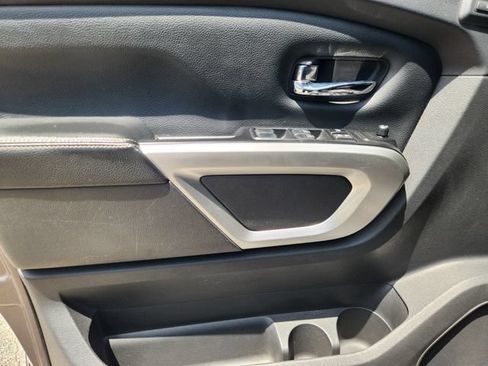 Used 2016 Nissan Titan SL RWD image 22