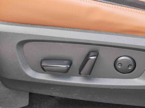 Used 2022 Nissan Pathfinder Platinum w/ Lighting Package (N92) FWD image 25