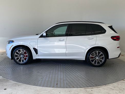 New 2026 BMW X5 xDrive50e w/ M Sport Package image 2