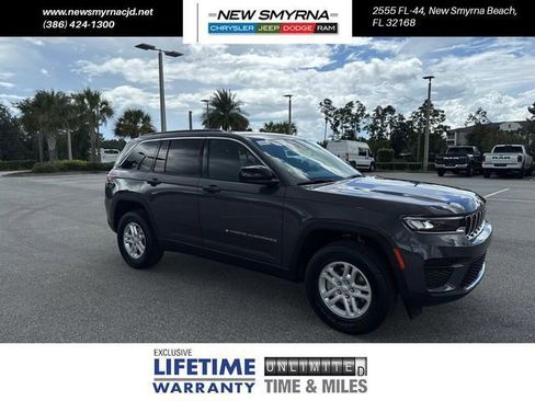 New 2025 Jeep Grand Cherokee Laredo image 1