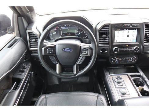 Used 2018 Ford Expedition Limited w/ Equipment Group 301A AWD/4WD image 25