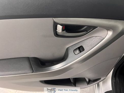 Used 2013 Hyundai Elantra GLS FWD image 27