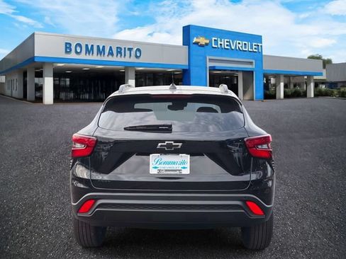 New 2026 Chevrolet Trax LT w/ Driver Confidence Package FWD image 4
