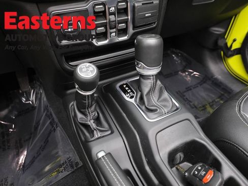 Used 2022 Jeep Wrangler Unlimited Sahara w/ Cold Weather Group AWD/4WD image 13