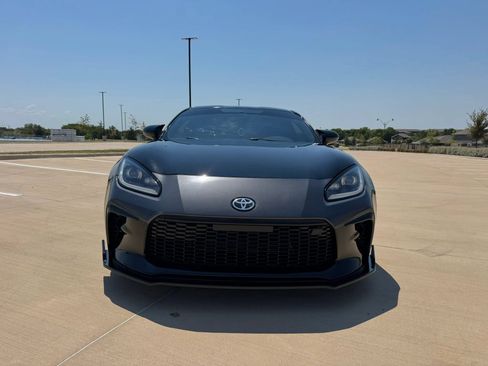 Used 2023 Toyota GR86 Premium RWD image 2