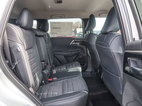 New 2026 Mitsubishi Outlander SE AWD/4WD image 17