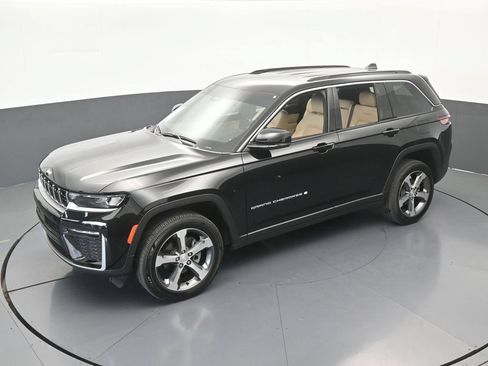 Used 2026 Jeep Grand Cherokee Limited RWD image 46