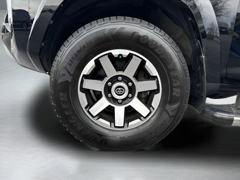 Used 2021 Toyota 4Runner TRD Off-Road Premium w/ Moonroof Package image 27