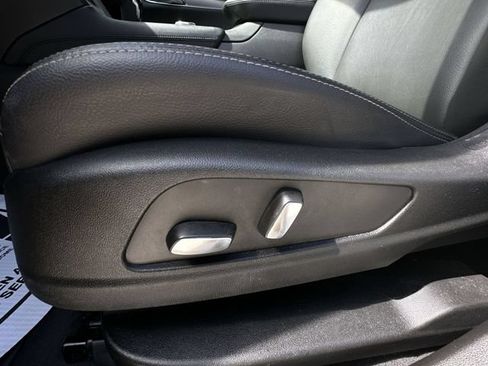 Certified 2024 Cadillac XT5 Luxury FWD image 20