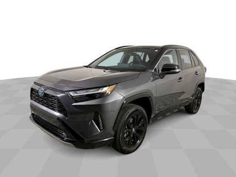 Used 2024 Toyota RAV4 XSE AWD/4WD image 4