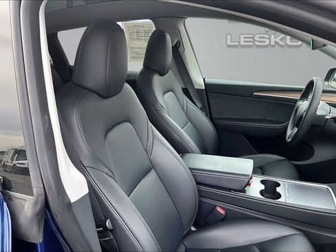Used 2023 Tesla Model Y Long Range AWD/4WD image 7
