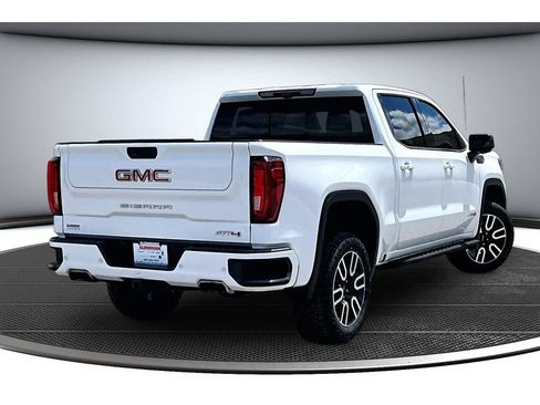 Used 2022 GMC Sierra 1500 AT4 w/ AT4 Premium Package AWD/4WD image 16