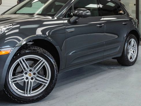 Used 2018 Porsche Macan AWD/4WD image 14