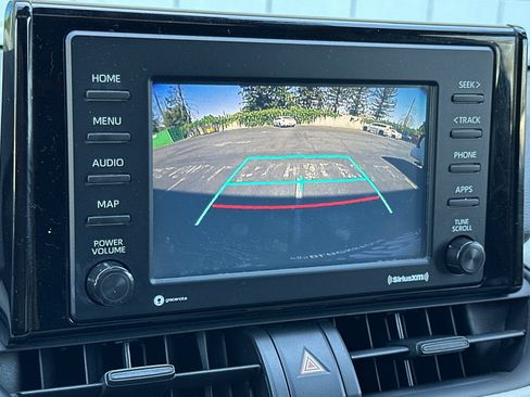 Certified 2020 Toyota RAV4 XLE w/ Convenience Package AWD/4WD image 19