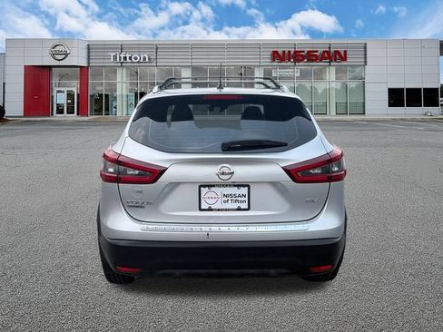 Used 2020 Nissan Rogue Sport SV FWD image 6