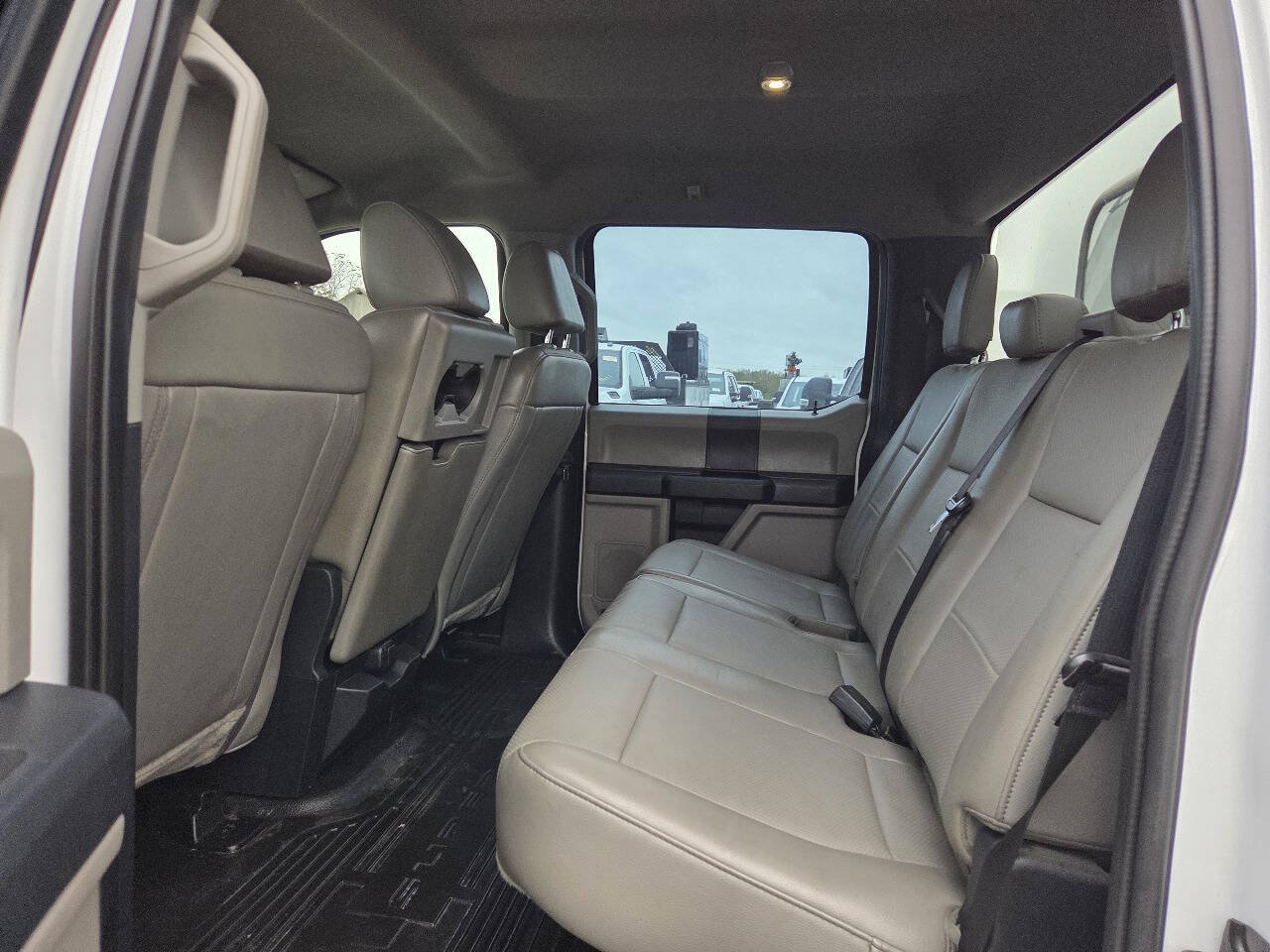 Used 2022 Ford F550 4x4 Crew Cab Super Duty w/ Power Equipment Group image 15