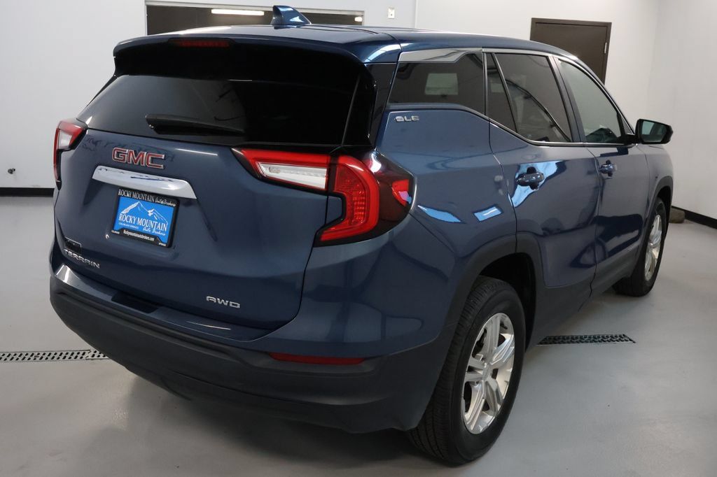 Used 2024 GMC Terrain SLE AWD/4WD image 7
