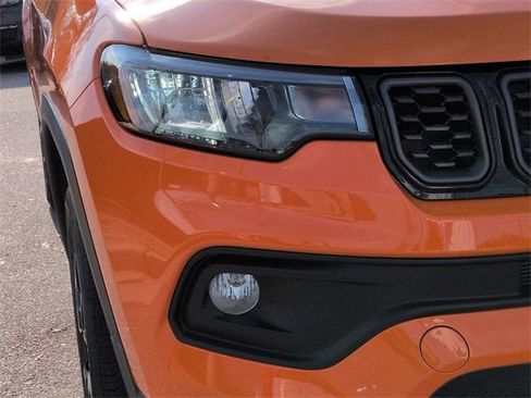 New 2026 Jeep Compass Latitude image 9