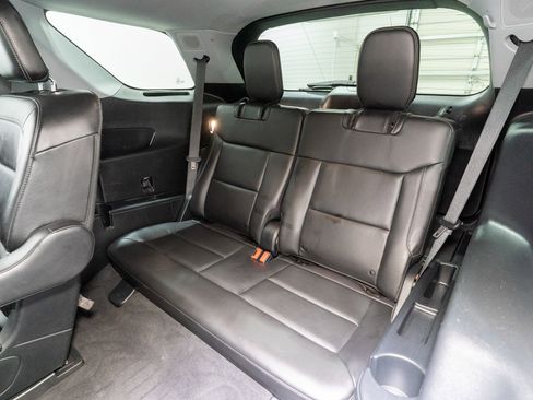 Used 2022 Ford Explorer XLT w/ Equipment Group 202A image 34