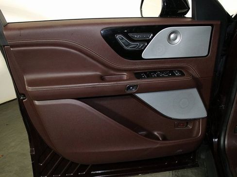 Used 2023 Lincoln Aviator Black Label w/ Class IV Trailer Tow Package image 26