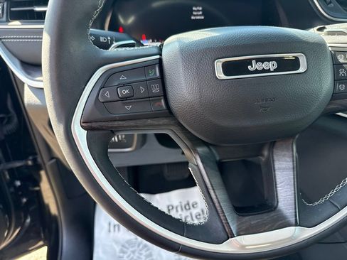 Used 2023 Jeep Grand Cherokee Limited AWD/4WD image 14