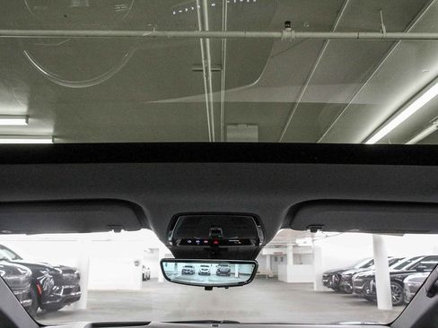 Used 2025 Cadillac Optiq Luxury 2 image 12