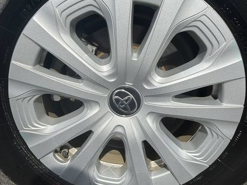 Used 2019 Toyota Prius LE FWD image 42